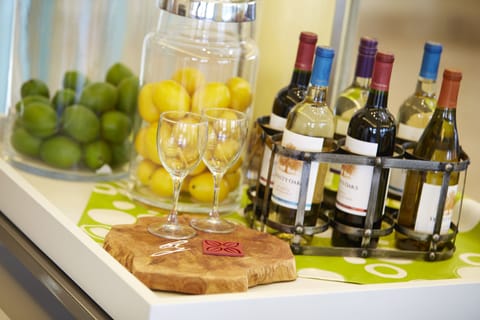 Breakfast and dinner served