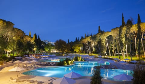 Indoor pool, outdoor pool, sun loungers