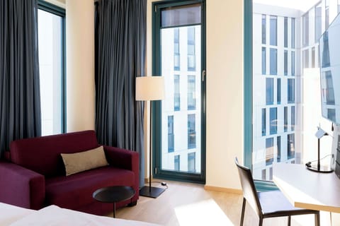 Junior Suite, Club Lounge Access | Premium bedding, in-room safe, desk, blackout drapes