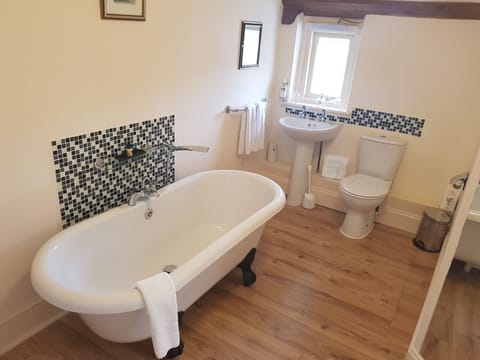 Individually decorated, individually furnished, soundproofing