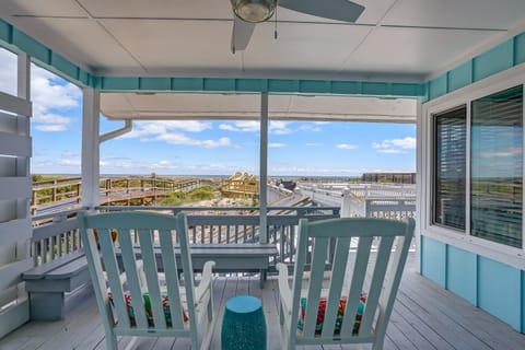 House, 3 Bedrooms | Balcony view