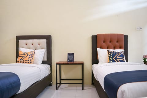 Economy Twin Room | Free WiFi, bed sheets