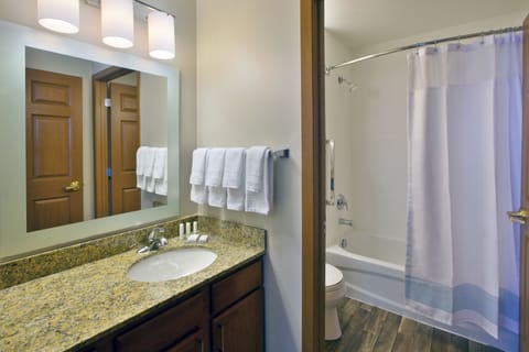 Suite, 2 Bedrooms | Bathroom | Combined shower/tub, hair dryer, towels