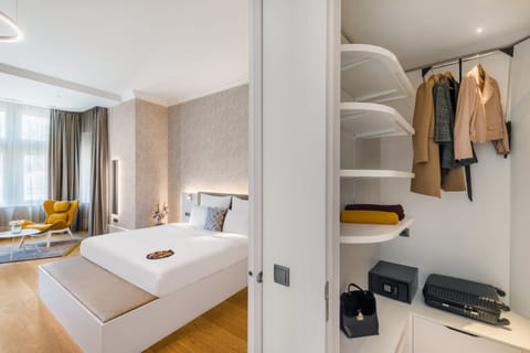 Governor Suite with Danube view | Premium bedding, minibar, in-room safe, individually furnished