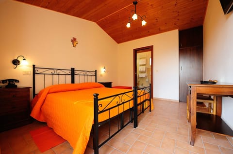 Triple Room | Premium bedding, down comforters, individually furnished, desk