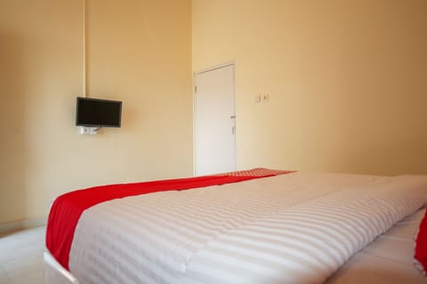 Standard Double Room | Free WiFi, bed sheets