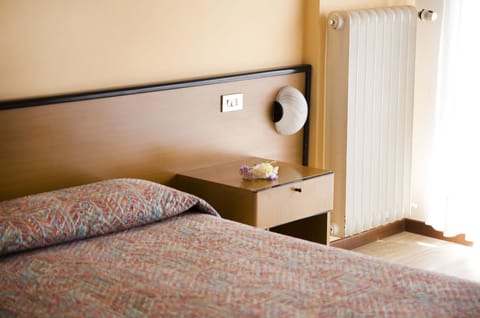 Double or Twin Room | Desk, cribs/infant beds, free WiFi