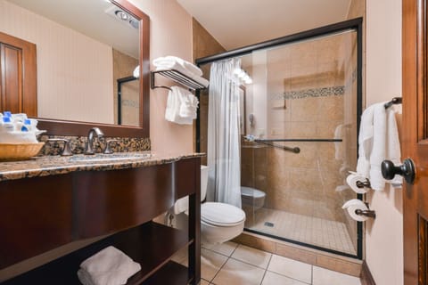 Standard Room, 1 King Bed, Fireplace, Lake View (with Sofabed) | Bathroom | Free toiletries, hair dryer, towels, soap