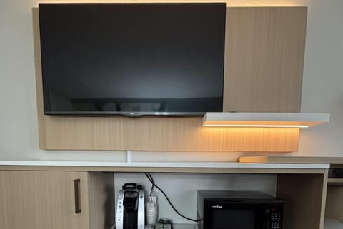 Premium bedding, pillowtop beds, desk, blackout drapes