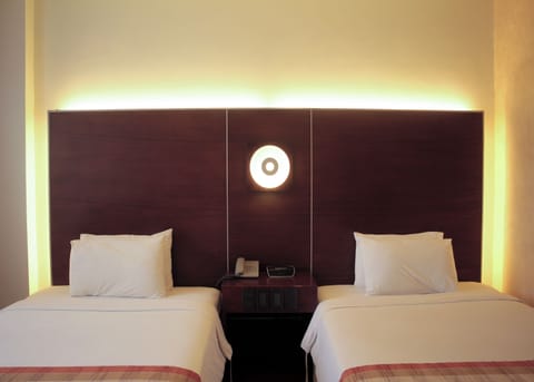 Superior Room | In-room safe, desk, free WiFi, bed sheets