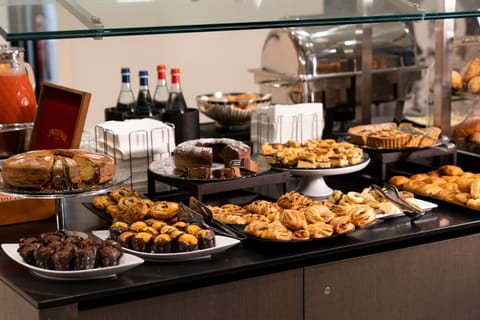 Daily buffet breakfast (EUR 9.50 per person)