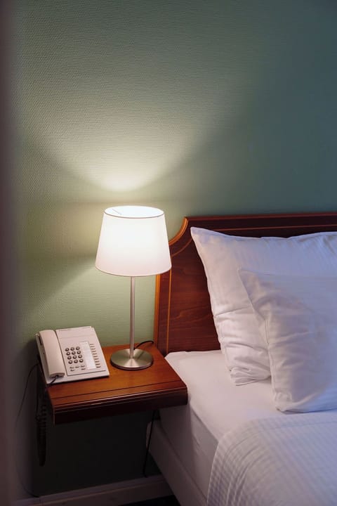 XX - Double Executive | In-room safe, soundproofing, iron/ironing board, free WiFi