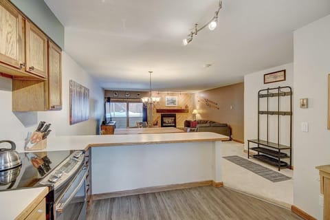 Premier Condo | Living area