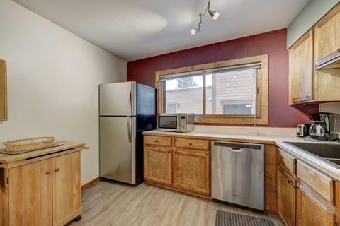 Premier Condo | Private kitchen