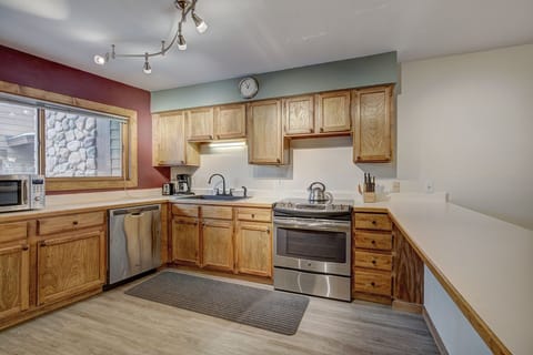 Premier Condo | Private kitchen