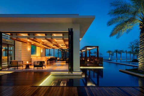 2 bars/lounges, poolside bar