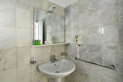 Triple Room, Sea View | Bathroom | Shower, free toiletries, hair dryer, slippers