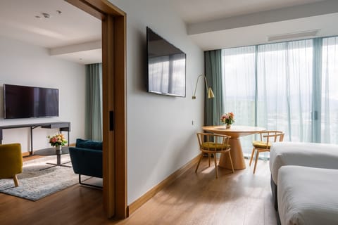 Urban Suite Two Bedroom | Premium bedding, minibar, in-room safe, desk