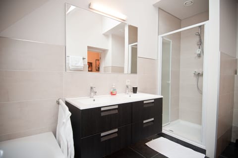 Free toiletries, hair dryer