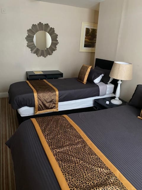 Deluxe Double Room (Room 5) | Desk, iron/ironing board, free WiFi, bed sheets