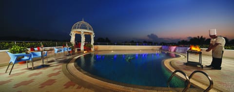 Outdoor pool, pool umbrellas