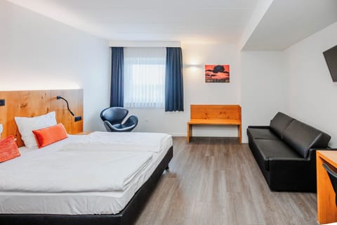 Executive Room | In-room safe, desk, free WiFi, bed sheets