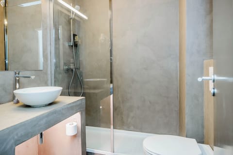 In-room safe, desk, free WiFi, bed sheets