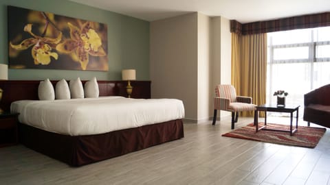 Junior Suite | Premium bedding, down comforters, in-room safe, desk