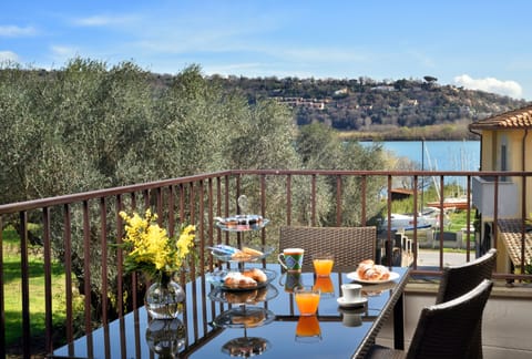 Basic Studio, Garden View | Terrace/patio