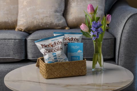 Executive Suite | In-room safe, desk, free WiFi, bed sheets