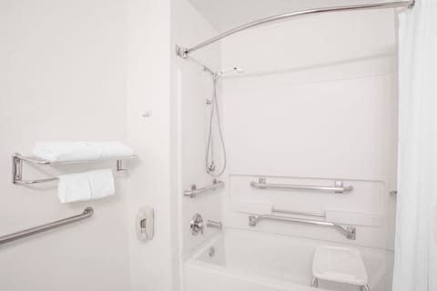 Room, Accessible, Non Smoking (Mobility) | Bathroom | Combined shower/tub, free toiletries, hair dryer, towels