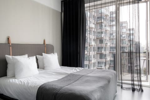 Atelier harbour view | Individually decorated, desk, soundproofing, iron/ironing board