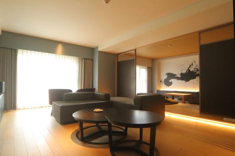 [Silver Japanese Dinner] Japanese-Style Family Room | In-room safe, desk, blackout drapes, free WiFi