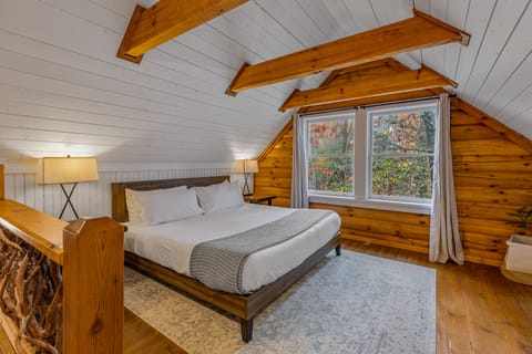 Deluxe Cabin | Premium bedding, memory foam beds, individually furnished