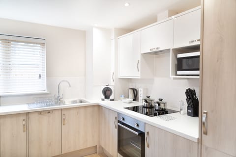 Studio | Private kitchen | Fridge, microwave, oven, stovetop