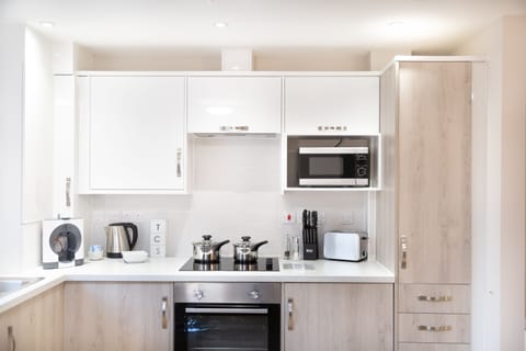 Studio | Private kitchen | Fridge, microwave, oven, stovetop