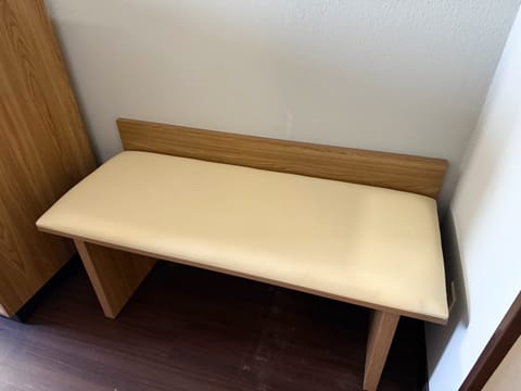 Hypo-allergenic bedding, desk, cribs/infant beds, rollaway beds