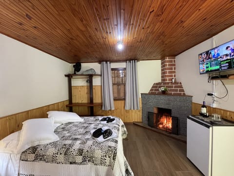 Double Room | Minibar, blackout drapes, free WiFi, bed sheets