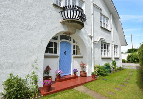 House, Ensuite | Exterior