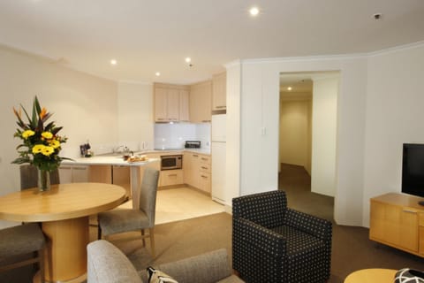 Deluxe Studio Apartment  | Minibar, in-room safe, individually decorated, individually furnished