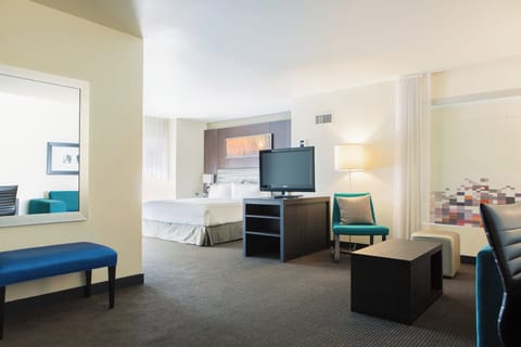 aloft, Suite, 1 King Bed with Sofa bed, Corner | Premium bedding, pillowtop beds, in-room safe, desk