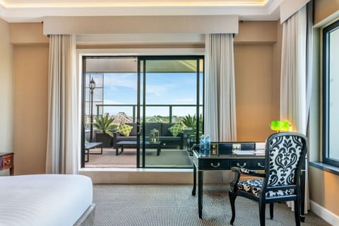 Plaza Suite | In-room safe, desk, soundproofing, iron/ironing board