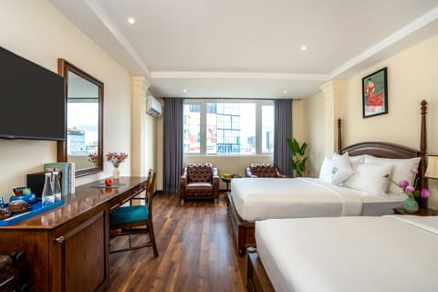 Elegant Suite City View 2 Double Beds | Premium bedding, memory foam beds, minibar, in-room safe