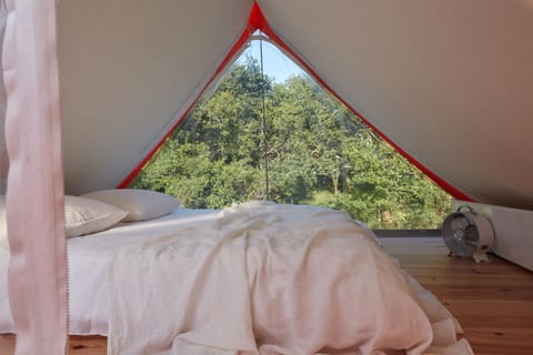 Family Tent | Individually decorated, individually furnished, free WiFi, bed sheets