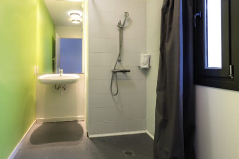 Standard Double Room, 1 Bedroom, Terrace | Bathroom | Shower, towels