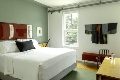 Premium Room | Premium bedding, down comforters, memory foam beds, free minibar