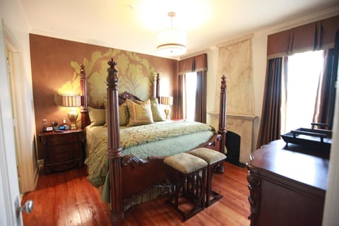 Suite, 1 King Bed | Premium bedding, pillowtop beds, in-room safe, individually decorated