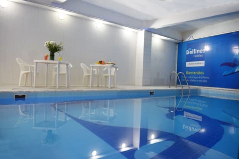 Indoor pool, sun loungers