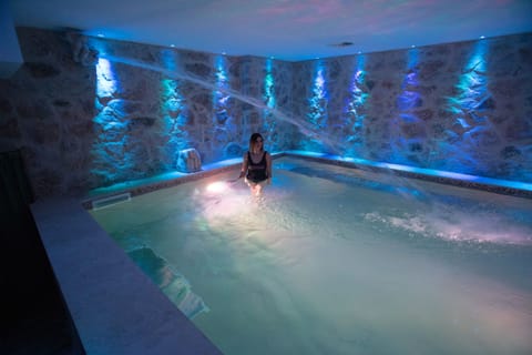 Spa tub, Turkish bath, facials, reflexology, massages