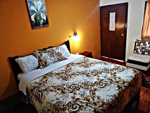 Standard Double Room | Free WiFi, bed sheets